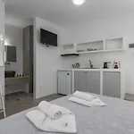 Bed & Breakfast Aqua Bay Beachfront Agia Kyriaki Beach, Milos