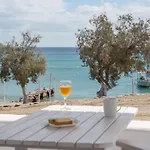 Aqua Bay Beachfront Agia Kyriaki Beach, Milos Bed & Breakfast Spiaggia di Agia Kiriaki