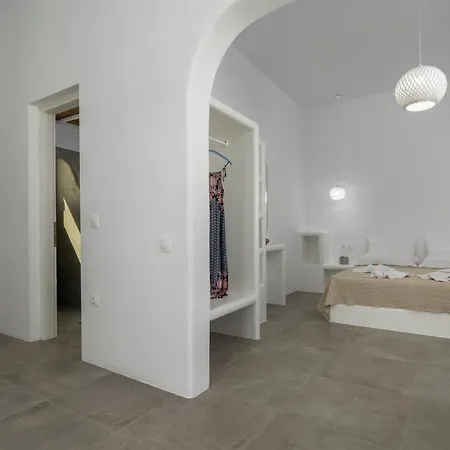 Aqua Bay Beachfront Agia Kyriaki Beach, Milos Bed & Breakfast 3*
