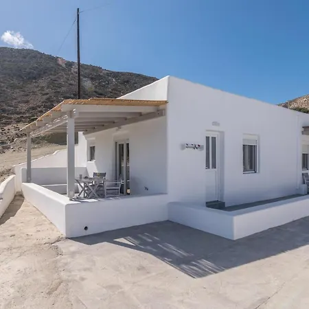 Aqua Bay Beachfront Agia Kyriaki Beach, Milos 3* Strand van Agia Kiriaki