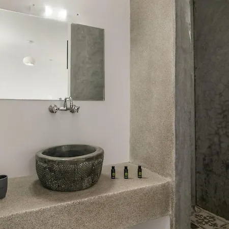 Bed & Breakfast Aqua Bay Beachfront Agia Kyriaki Beach, Milos 3*