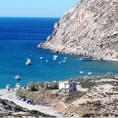 Aqua Bay Beachfront Agia Kyriaki Beach, Milos 3*