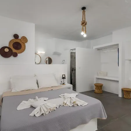 Bed & Breakfast Aqua Bay Beachfront Agia Kyriaki Beach, Milos