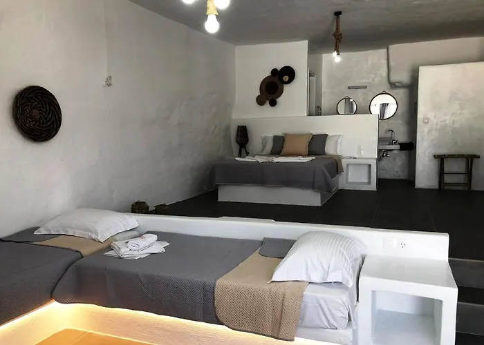 Aqua Bay Beachfront Agia Kyriaki Beach, Milos Bed & Breakfast 3*